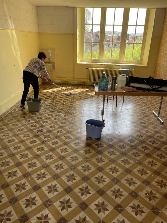 Bar'EnVoix 2023 - Photo des coulisses - Nettoyage des pièces