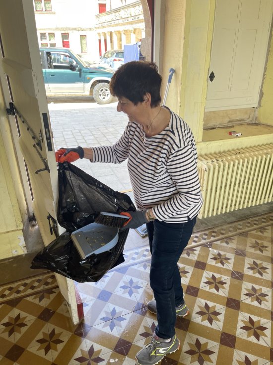 Bar'EnVoix 2023 - Photo des coulisses - Nettoyage des pièces