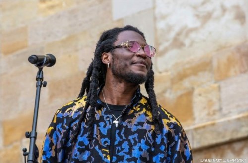 Gros plan sur Davy Steven du groupe The Sparkle Family