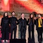 Les 5 artistes du groupe Mezzotono saluent le public en fin de spectacle.