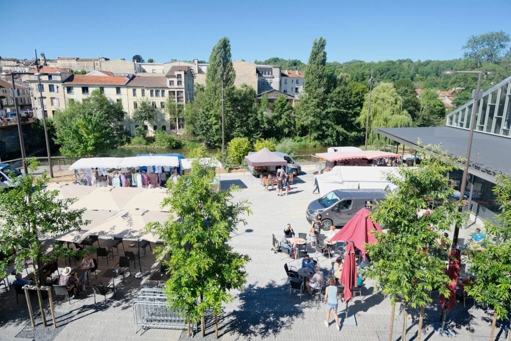 Photo de la place du marché de Bar-Le-Duc (crédit photo : Chloé Obara)