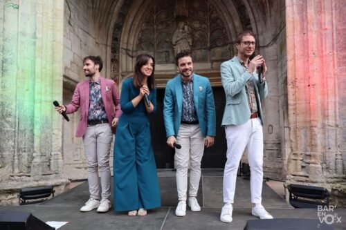 Le groupe Rebel Bit remercie le public