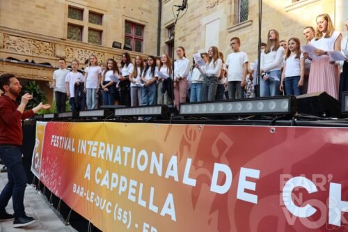 les élèves sur scène