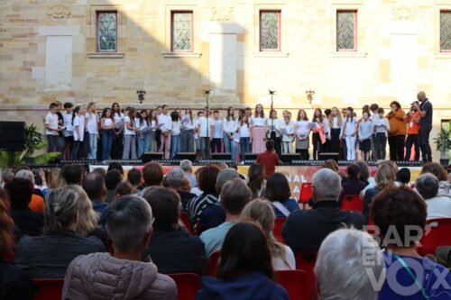 Les élèves de master class sur scène