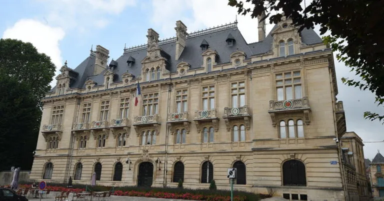 Bâtiment renaissance pour la préfecture