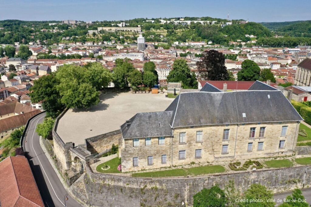 Photo par drone de l'Esplanade du Château.