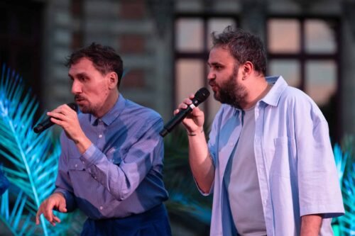 deux chanteurs du groupe